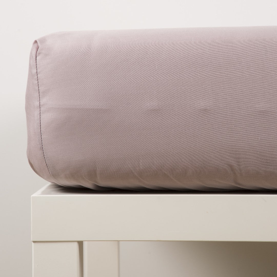 Shaped sheet in mauve